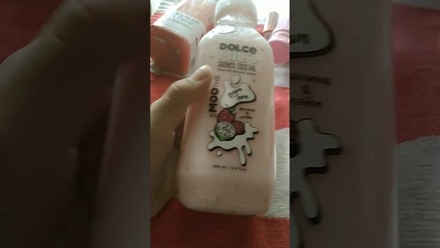 шампунь для окрашенных волос и гель-смузи для душа малина&лайм и крем для рук анти септик помада ❤️
