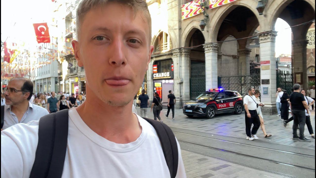 почему все говорят на "непонятном" языке?