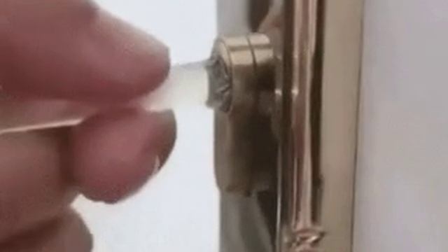 как достать обломок ключа из замка.
