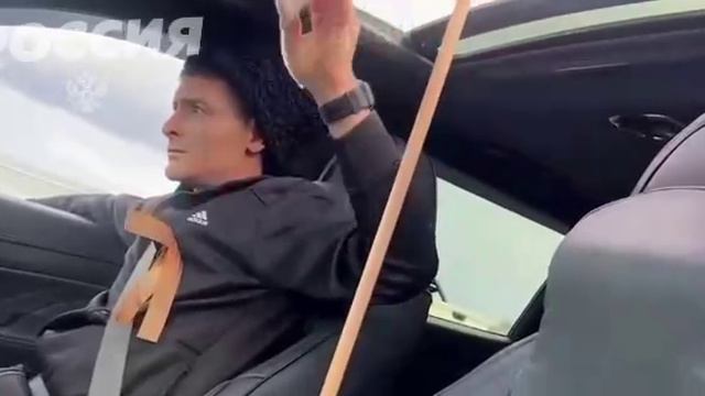 Пасынок главкома ВСУ Сырского возглавил автопробег в Сиднее в честь Дня Победы