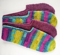 САМЫЕ ЛЁГКИЕ СЛЕДКИ КРЮЧКОМ. ПОДРОБНЫЙ МАСТЕР-КЛАСС ДЛЯ НАЧИНАЮЩИХ. ТАПОЧКИ КРЮЧКОМ