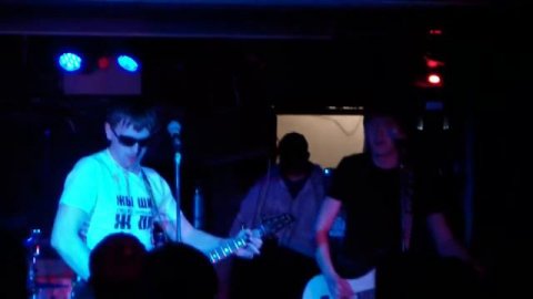 Банка Варенья- Сколько денег у Бога? (Тараканы cover)