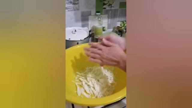 Иришка и Безумный Паша делают шашлык,Олег Монгол и его девушка,Саня Бык