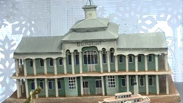 Узнаваемые образы вологодских зданий украсили шляпы и сарафаны
