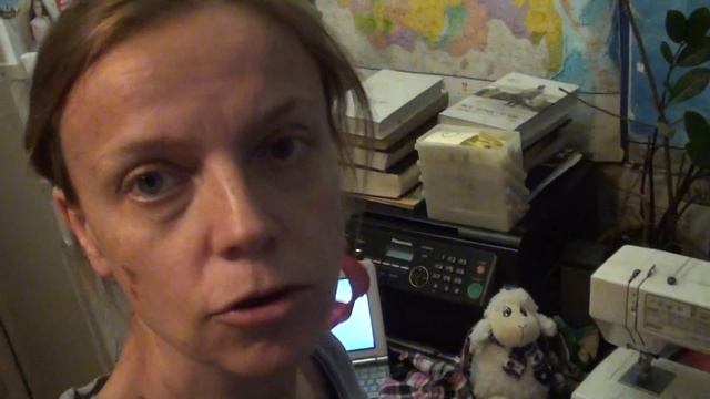 2015 04 19 я - Анна Вячеславовна Колесникова со своей дочкой Ольгой дома в р-не Отрадное, Москва