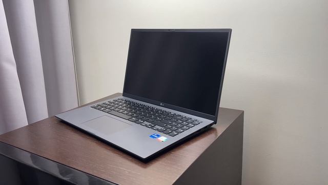 15 inch M2 MacBook Air Review! Don't judge a book by it's cover!