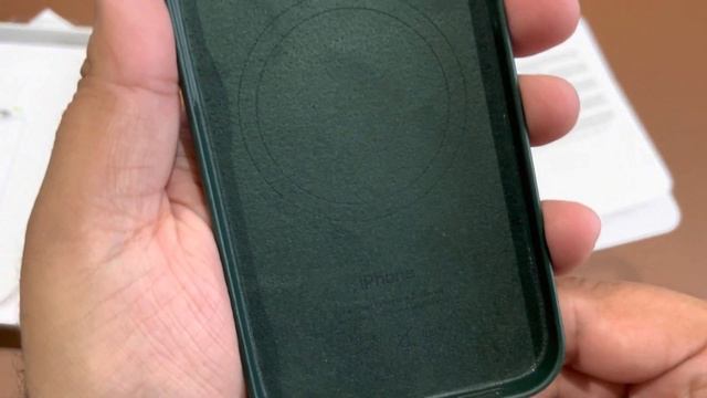 Silent Unboxing: Apple iPhone Pro 13 Sequoia Green Leather Case