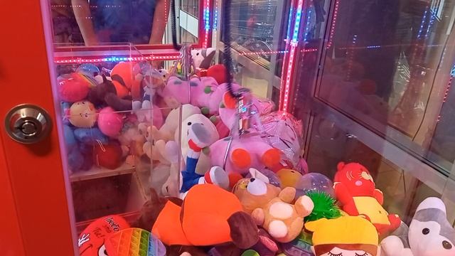Играем в автомат "Хватайка"