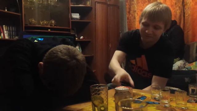 В уши срали кто и мороженка