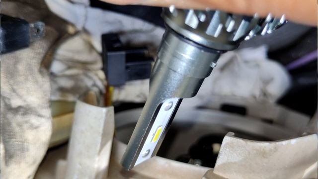 How to install LED headlights on the W203 C-Class Mercedes - Step by step instructions