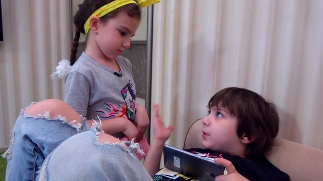 Аминка как МАМА! Дети САМИ ПРИГОТОВИЛИ СЮРПРИЗ! Для детей kids children