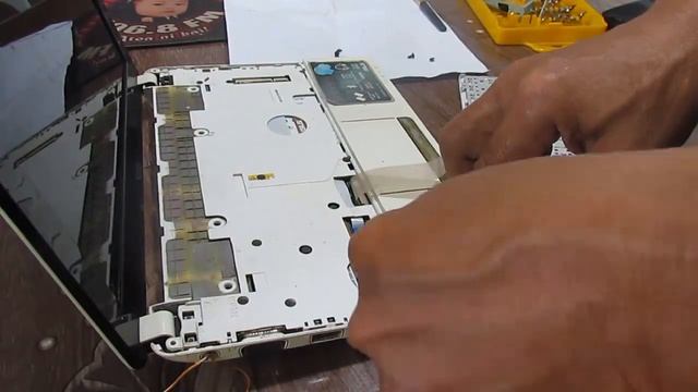 How to Recover Files From Broken ASUS Netbook