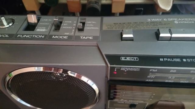 Hitachi TRK-6700 H mini boombox ghettoblaster lots of features