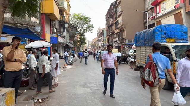 INDIA THIEFS MARKET: A Glimpse into Mumbais Bustling Daily Life  4K HDR Walking Tour