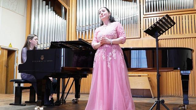 Александра Конева исполняет ариозо Кумы из оперы "Чародейка". Фортепиано — Ева Цуркан