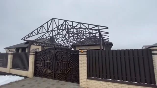 Навес двухскатный из металлочерепицы