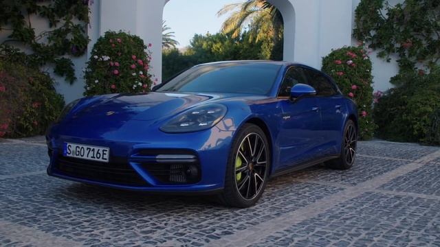 Porsche Panamera Turbo Hybrid Sport Turismo - Exterior Interior Drive Sound