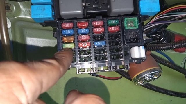 susunan letak fuse/sikring dan relay Hino DUTRo