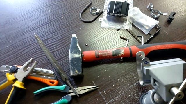 Крепление фары из подручных средств для электросамоката велосипеда