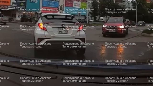 Момент сегодняшнего ДТП на Дружбы народов.