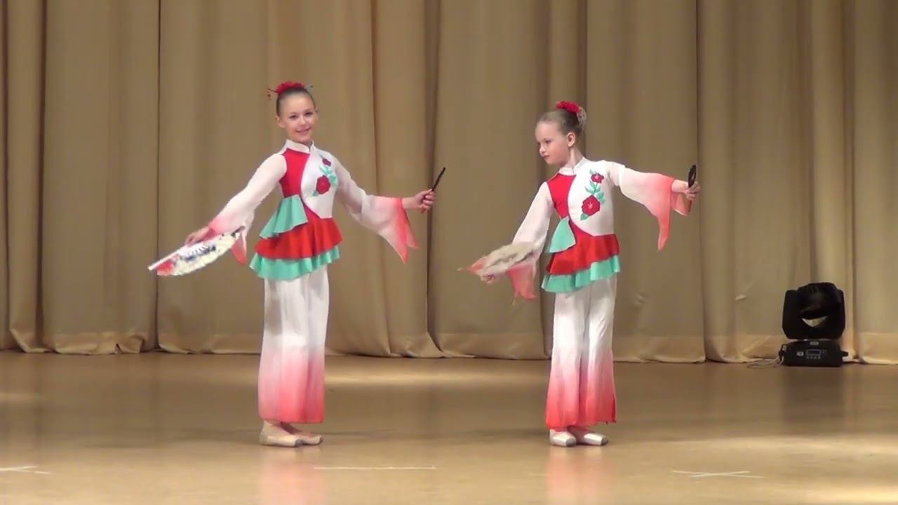 Танец с зеркальцем из балета «Красный мак»