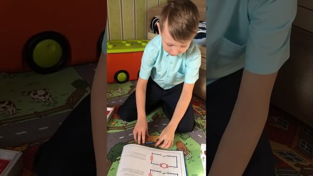 Электронный конструктор знаток