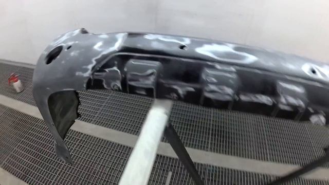 Сносим до металла и пластика, шпатлюем и грунтуем крышку багажника и бампер. Pathfinder часть 1