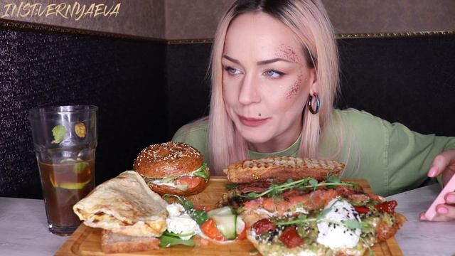 MUKBANG | Бейглы, сендвич, овсянный блин, тосты | Bagels, sandwich, toast, salmon, cheese | не АСМР