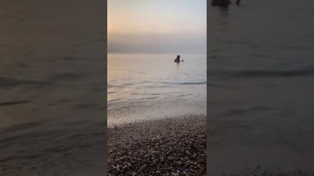 Где воды прячут бури...
