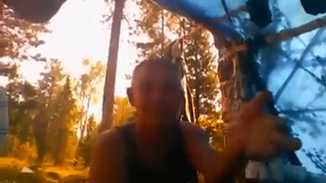 Мужики в байкальских лесах, работают охранниками в соседней тюрьме