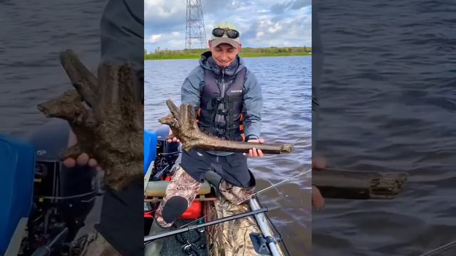 Мощный трофей 🏆 на рыбалке! 🎣😅