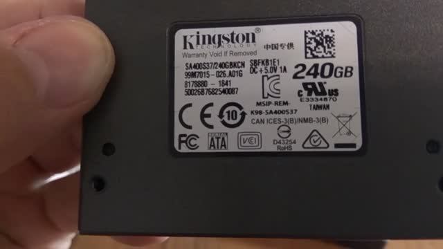 Твердотельный элемент памяти (SSD диск) Kingston 240Гб и адаптер к нему. Распаковка, обзор.05052019.