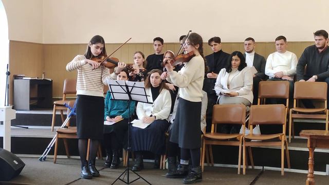 19.02.2023 Музыкальный дуэт скрипок; Мария и Катя