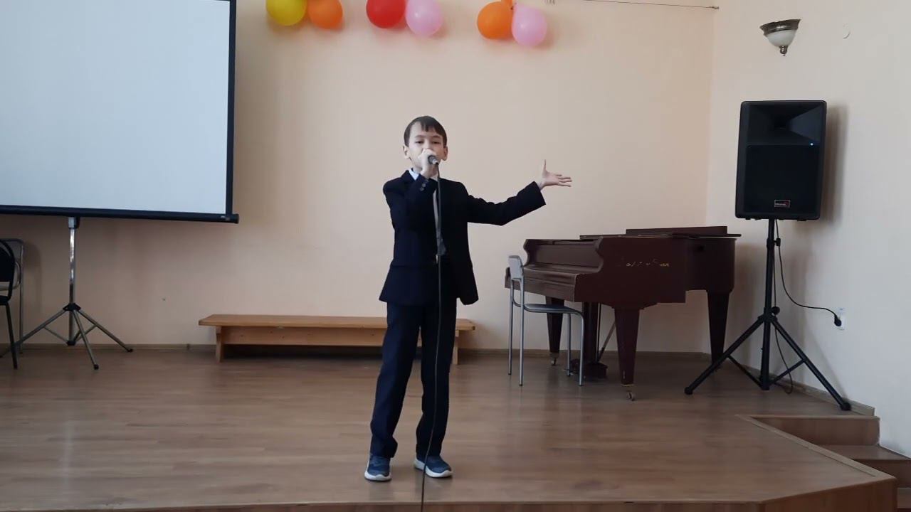 Мухаджинов Артур- Идет девчонка