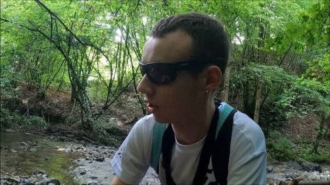 Come Pescare Trote a Spinning con BERKLEY GULP HONEY WORM in un ruscello CON POCHISSIMA ACQUA