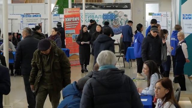 Как устроиться на работу без образования. В Улан-Удэ прошла ярмарка вакансий