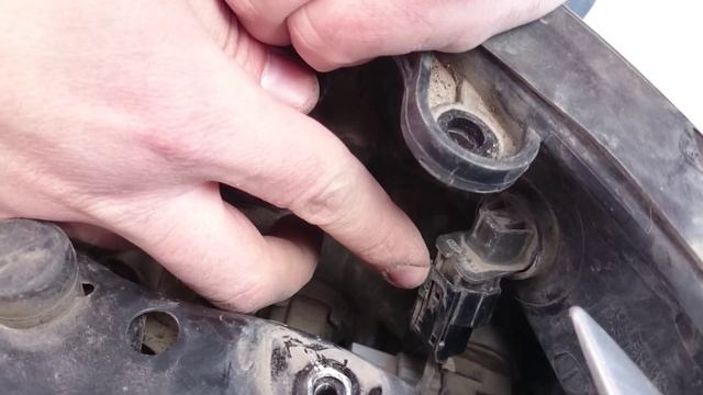 Снимаем фару КИА Серато Церато
