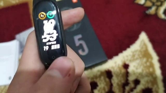 МОЙ ПЕРВЫЙ ОБЗОР ФИТНЕС БРАСЛЕТА MI BAND 5 В 2021 ГОДУ ОБЗОР НА ПАЛАСЕобзорmiband5