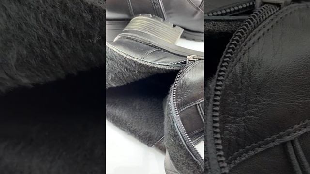 Женские ботинки черного цвета