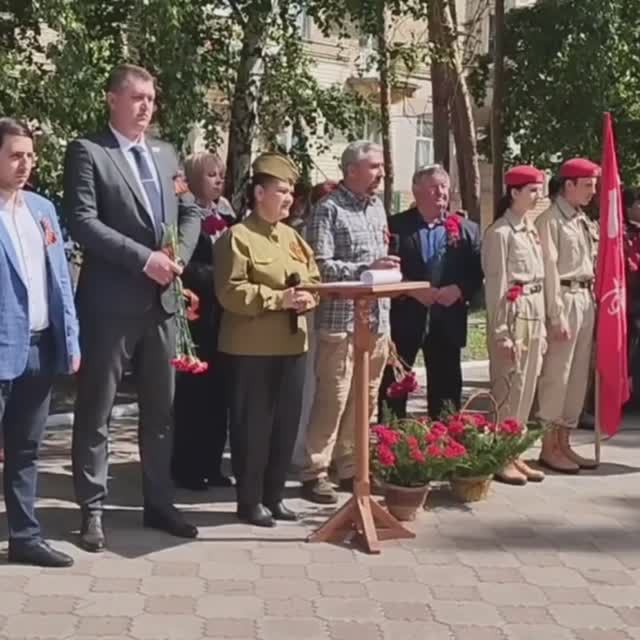 Руководитель рабочей группы по восстановлению Ждановки поздравил горожан с 9 Мая
