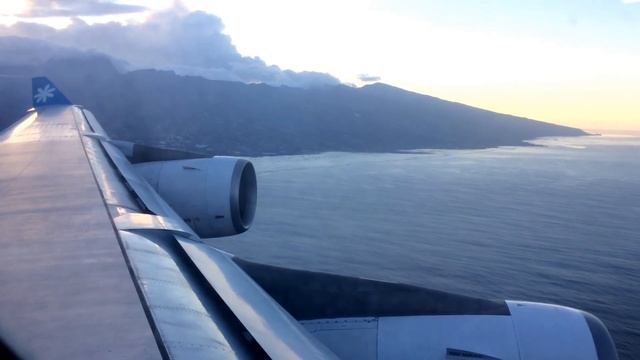 AIR TAHITI NUI 101 UNUSUAL APPROACH LANDING AND TAXI IN TAHITI FAA'A