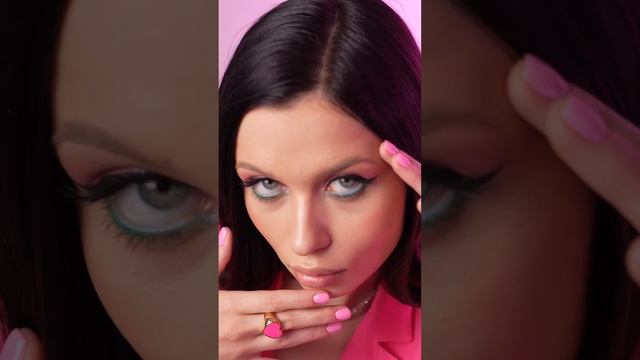 НОВИНКА ДЛЯ МАНИКЮРА И ДИЗАЙНА НОГТЕЙ 2023 | МЕРЦАЮЩАЯ КОЛЛЕКЦИЯ LUREX ОТ ROCKNAIL #shorts