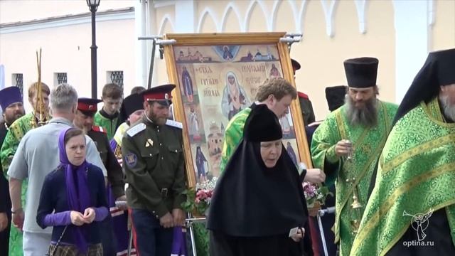 Крестный ход с иконой прпмч. Елисаветы в Оптину пустынь