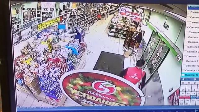 Воры в Пятерочке