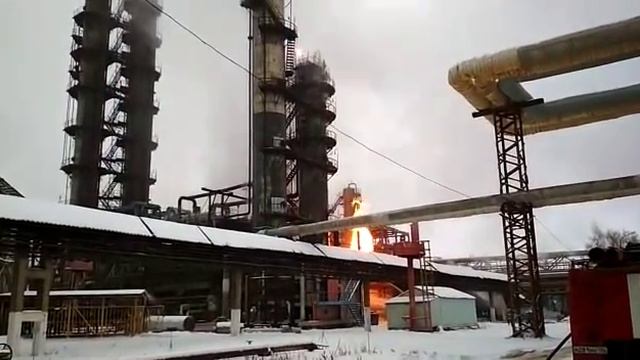 Пожар на заводе в Стерлитамаке: пострадали три человека. 27.11.2018