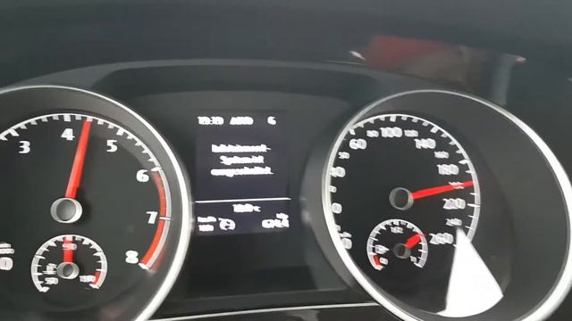 [2018 VW Touran 1.2 TSI] World Record Top Speed Run