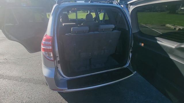 2011 Toyota Rav 4 4x4 with 3rd Row Seat!!