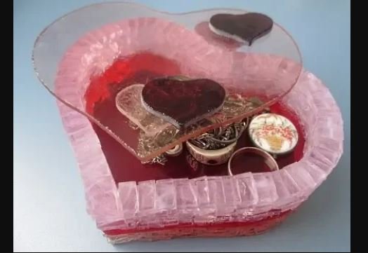 Шкатулка в форме сердца из стекла