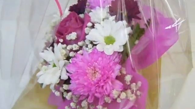 Подарочная композиция в пленке