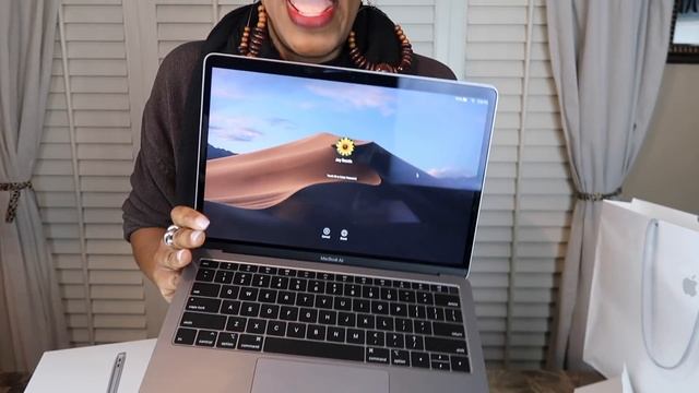 2018 SLATE GRAY MACBOOK AIR UNBOXING | MACBOOK AIR REVIEW 2019 | HILARIOUS | FUNNY MOM